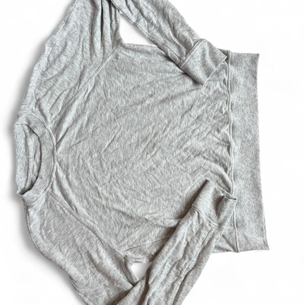 Lululemon Women's Grey Sweatshirt